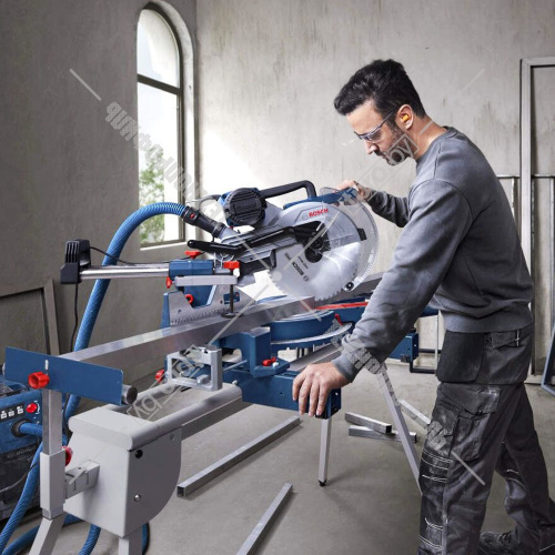 Пила торцовочная GCM 340-305 D Professional BOSCH (0601B60000) купить в Гродно фото 9