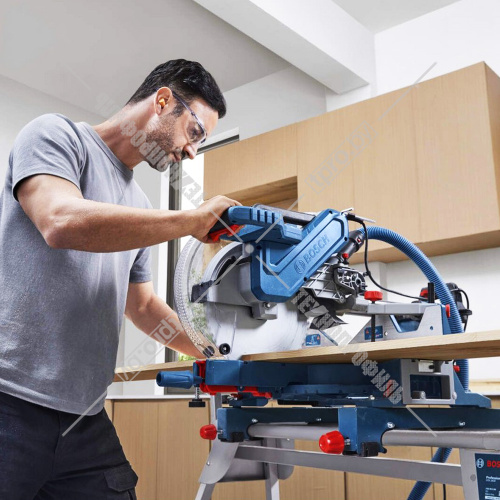 Пила торцовочная GCM 340-305 D Professional BOSCH (0601B60000) купить в Гродно фото 7