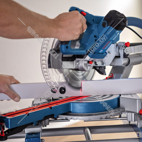 Пила торцовочная GCM 305-216 D Professional BOSCH (0601B49000) купить в Гродно фото 13